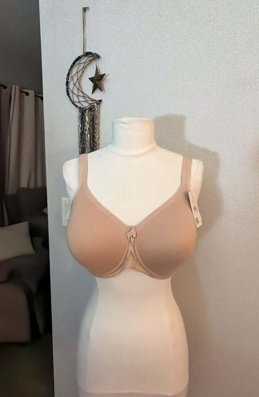 NWT Amoena 40AA Mastectomy Bra Lara SB #0674 Nude Wireless Shaped Foam Cups New